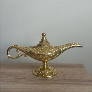 Vintage Genie Lamp Decoration